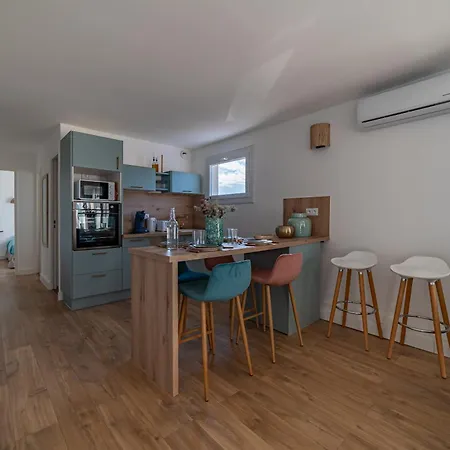 Fables Du Jardin De La Fontaine * Nîmes