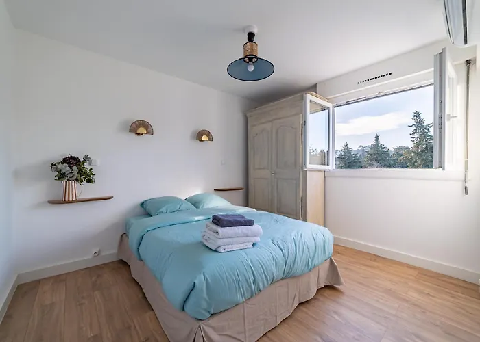 Fables Du Jardin De La Fontaine * Nîmes